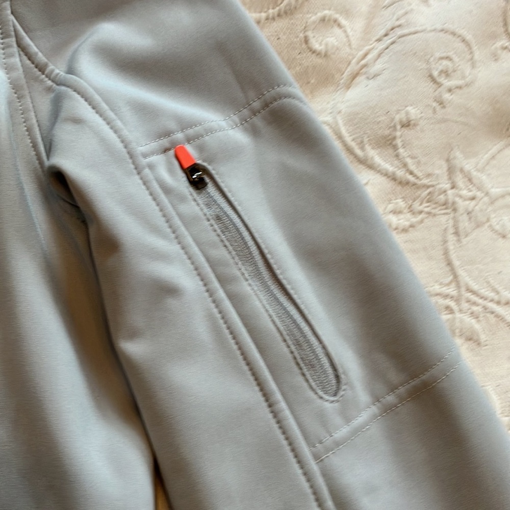 Silver/gray Mondetta jacket - Picture 3 of 7